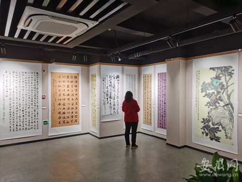 以文促农振兴乡村 安徽画廊展出太和县李兴镇书画暨文旅产品